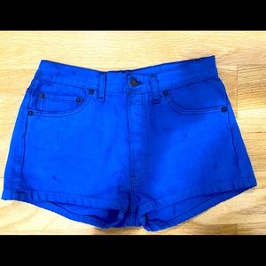 NWOT Levi’s overdue short shorts